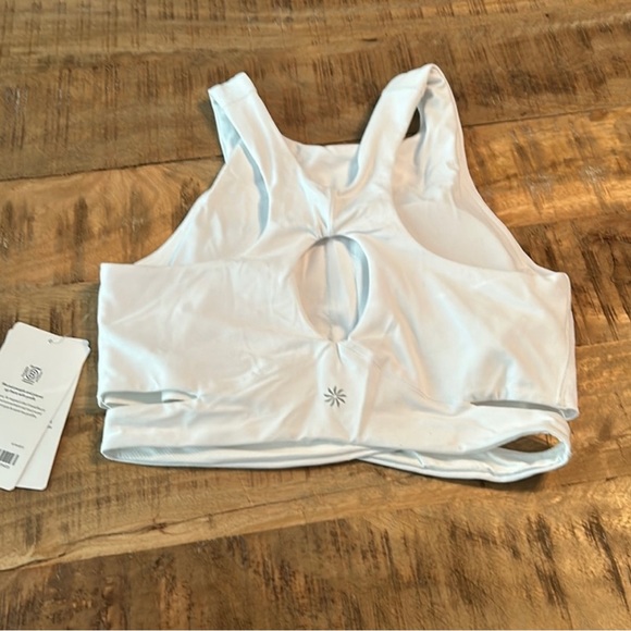 NEW Athleta Conscious Cut Out Crop Top Crossover Sports Bra D-DD Cups in White - Picture 7 of 10